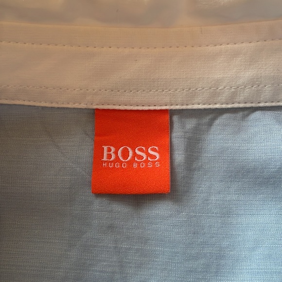 Boss Hugo Boss women’s size XS shortsleeved button down top in baby blue - Picture 6 of 8